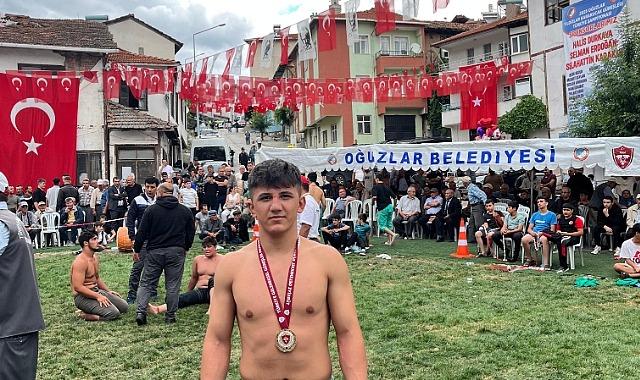 Türkiye’den Tarihi Güreş Başarısı! Volkan Bilgin Dünya Üçüncüsü